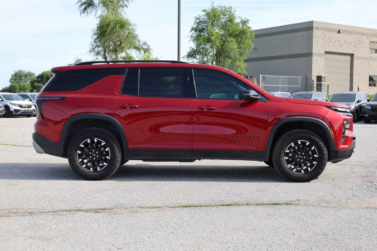 Used 2025 Chevrolet Traverse Z71 AWD/4WD image 7