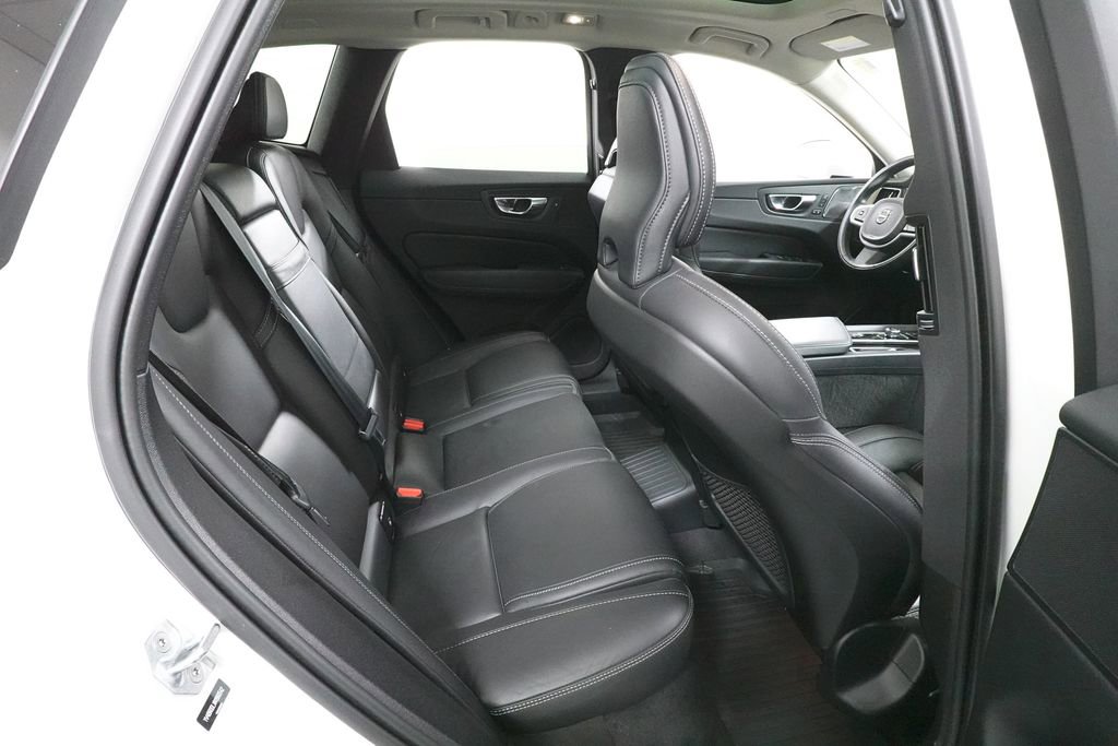 Used 2022 Volvo XC60 T8 Inscription w/ Advanced Package image 31