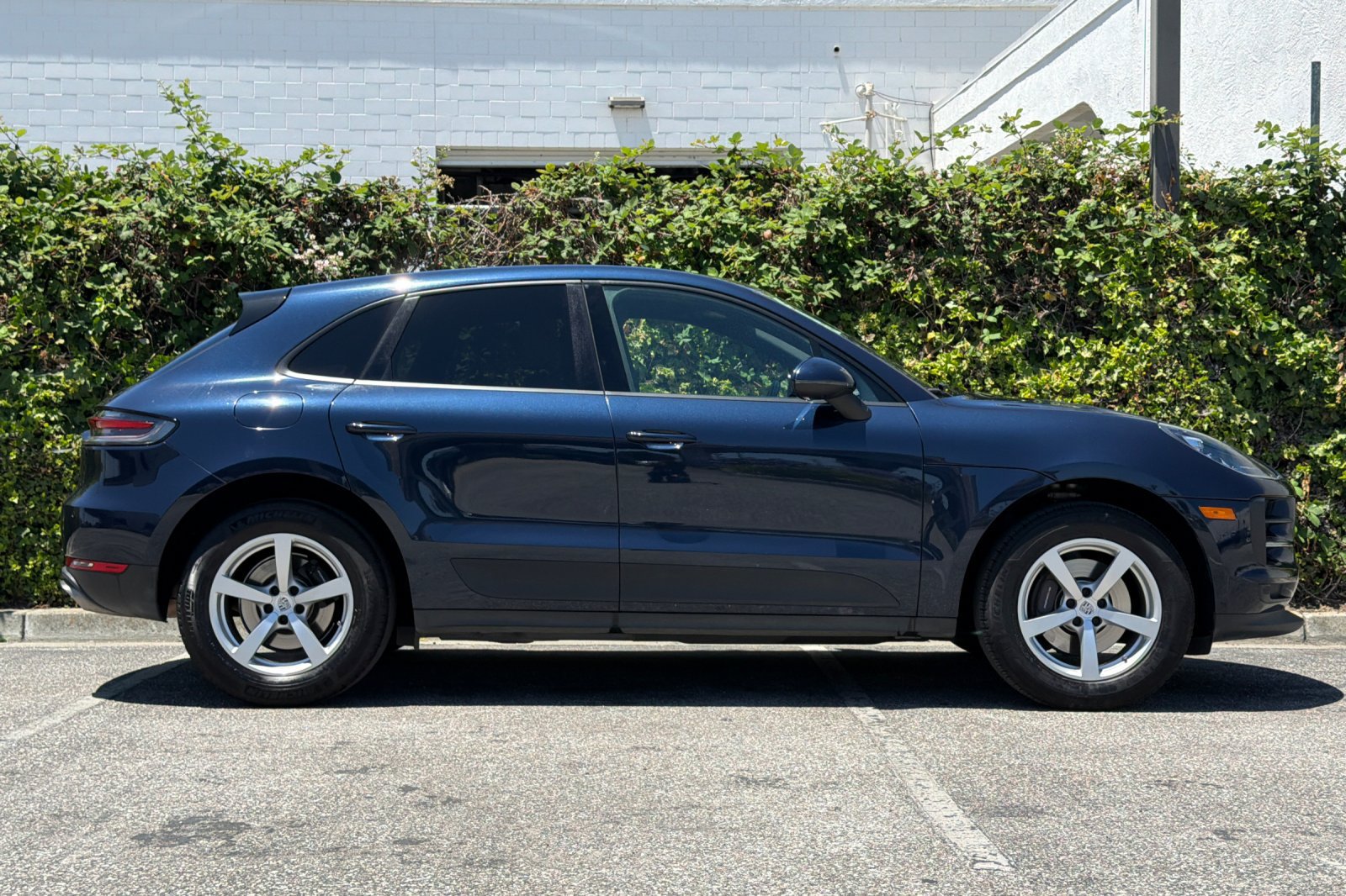 Used 2019 Porsche Macan AWD/4WD image 3