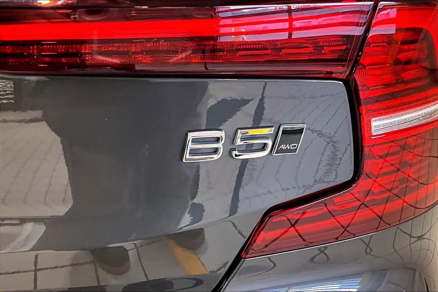 Used 2024 Volvo S60 B5 Plus AWD/4WD image 10