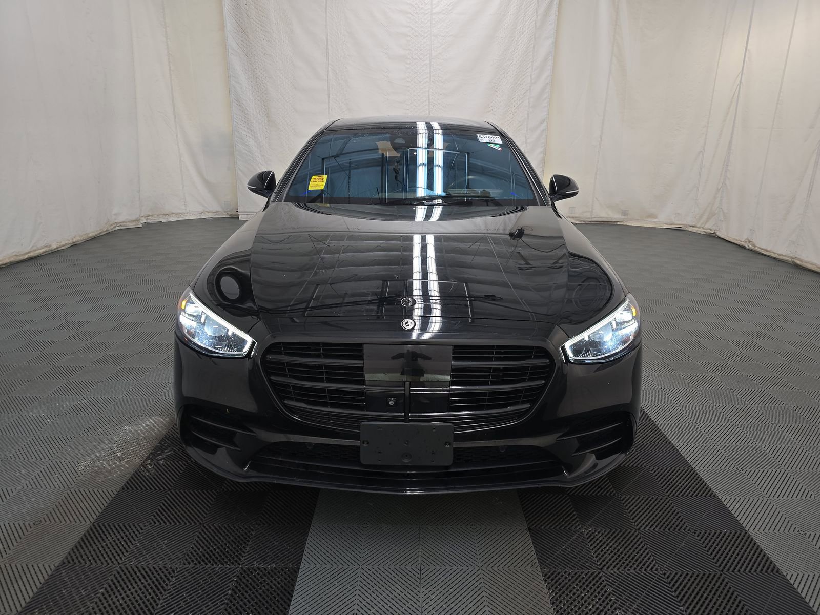 Used 2022 Mercedes-Benz S 500 4MATIC w/ AMG Line Package image 2