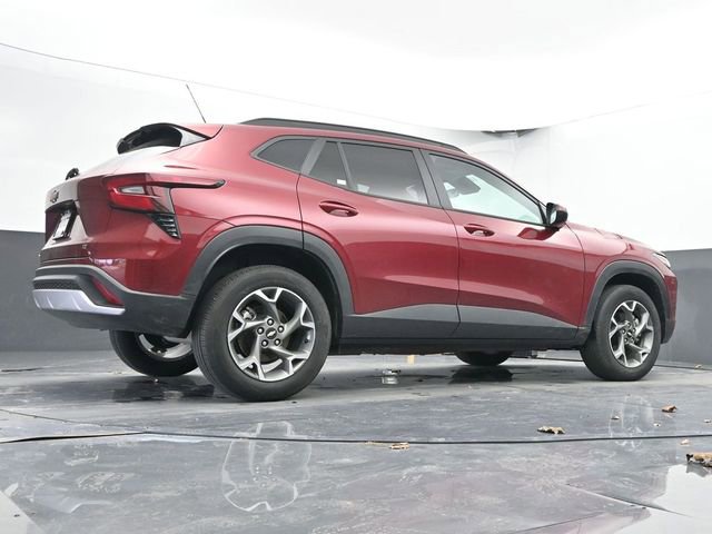 Used 2025 Chevrolet Trax LT image 50