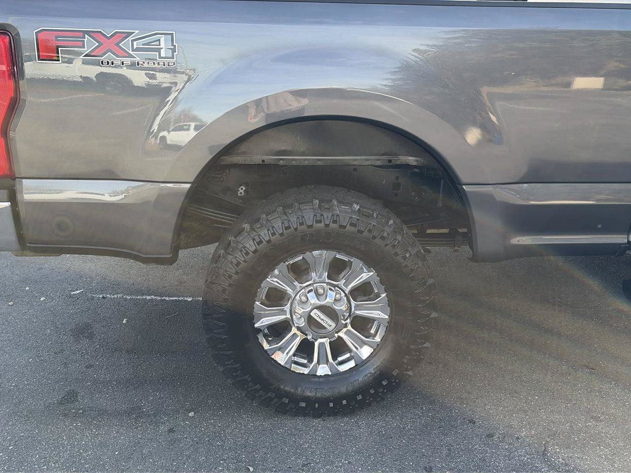 Used 2017 Ford F350 XLT w/ XLT Premium Package AWD/4WD image 15