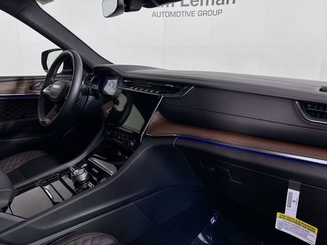 New 2025 Jeep Grand Cherokee L Summit w/ Obsidian Package image 31