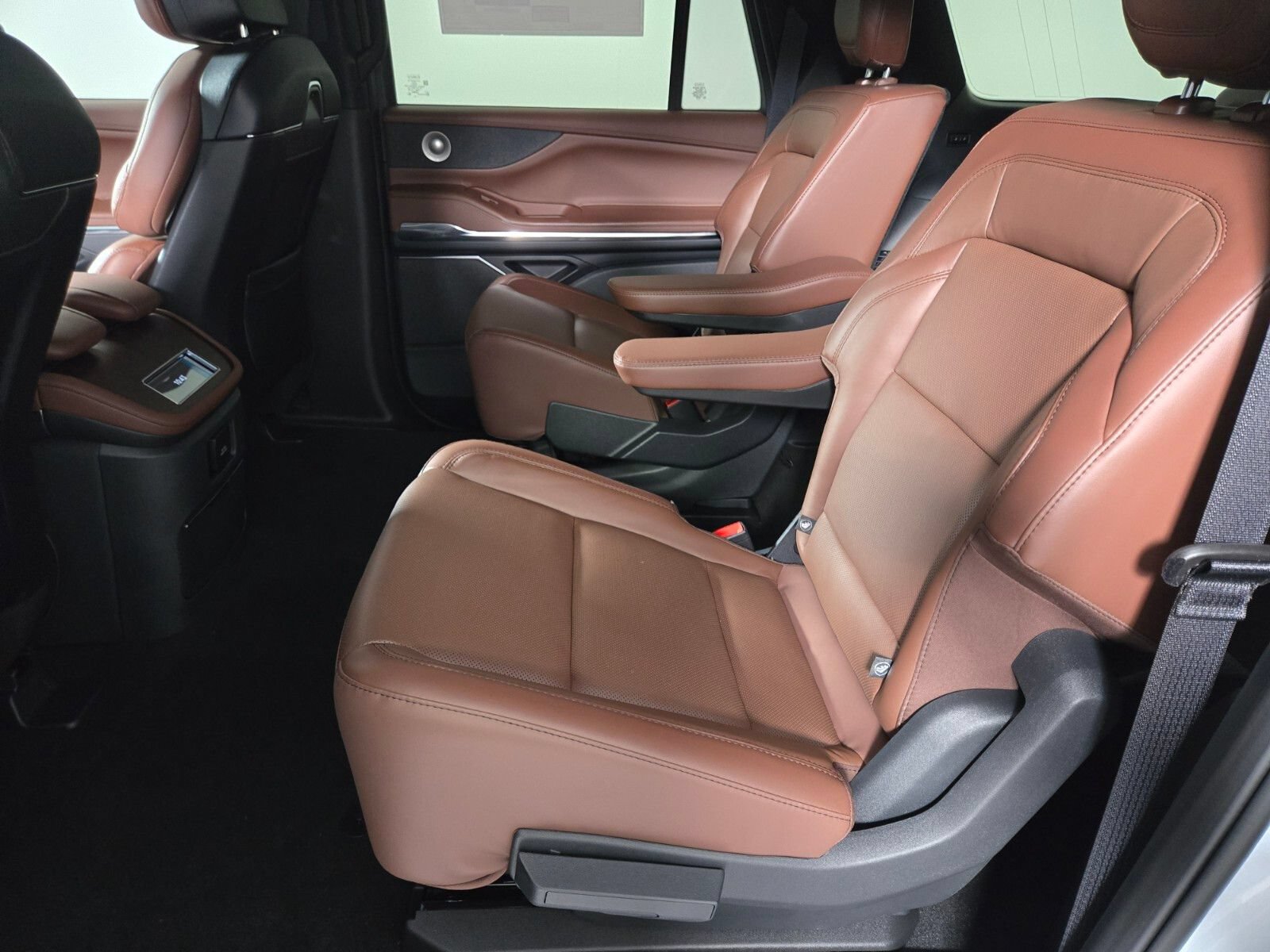 New 2026 Lincoln Navigator L Reserve AWD/4WD image 14
