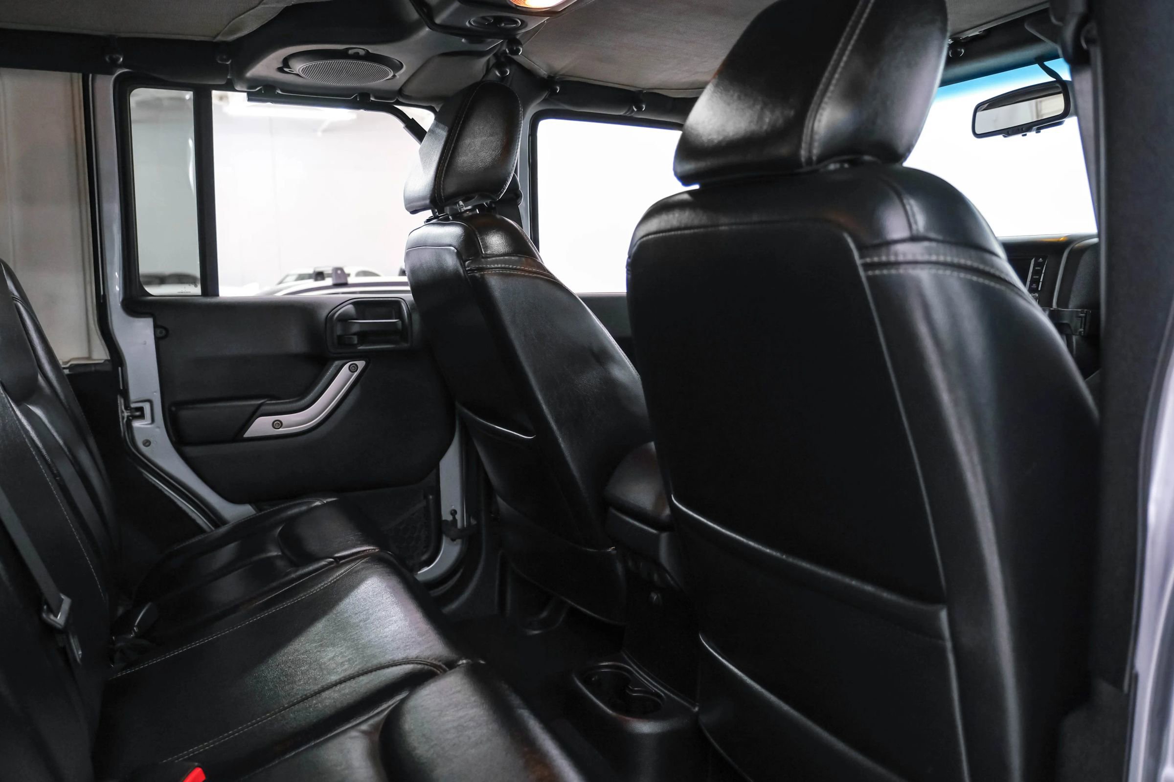 Used 2013 Jeep Wrangler Unlimited Sahara w/ Connectivity Group image 30