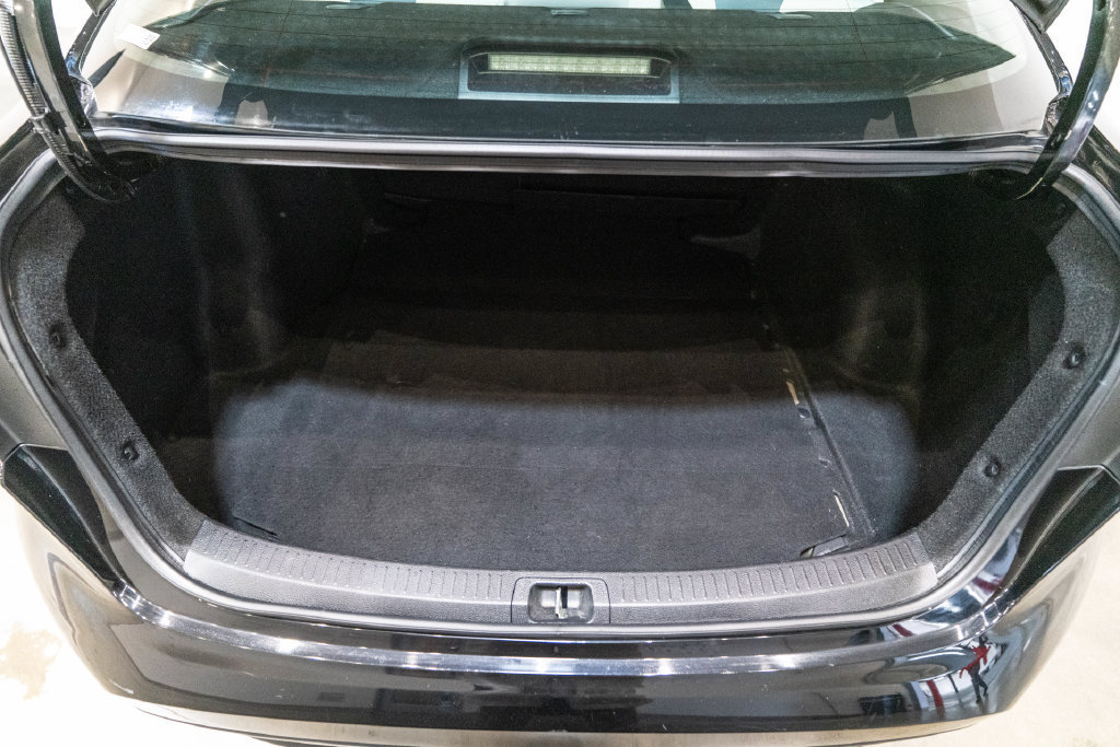 Used 2024 Toyota Corolla LE FWD image 30
