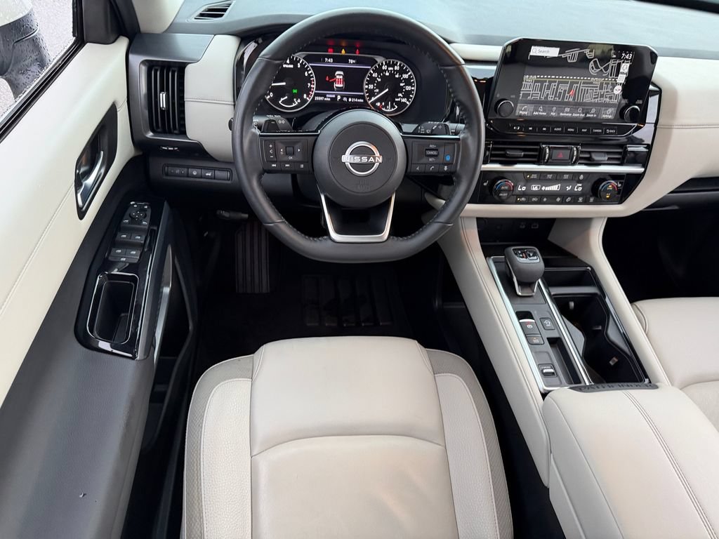 Certified 2024 Nissan Pathfinder SL FWD image 13