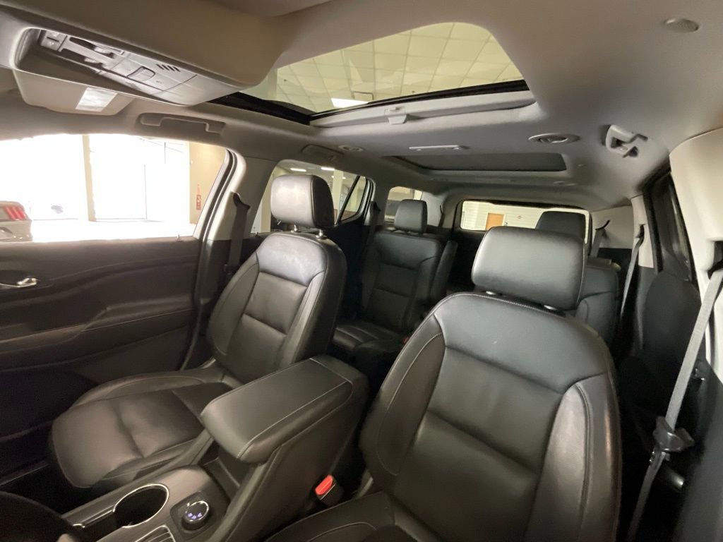 Used 2019 GMC Acadia SLT w/ Black Edition image 11