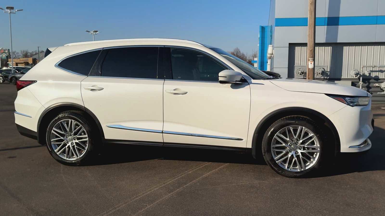 Used 2023 Acura MDX SH-AWD w/ Advance Package image 9