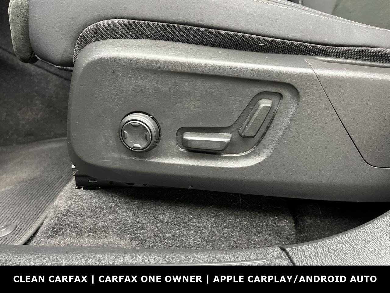 Used 2023 Volvo XC40 Recharge Plus AWD/4WD image 11