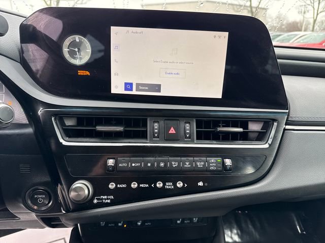 Used 2024 Lexus ES 300h w/ Premium Package image 17