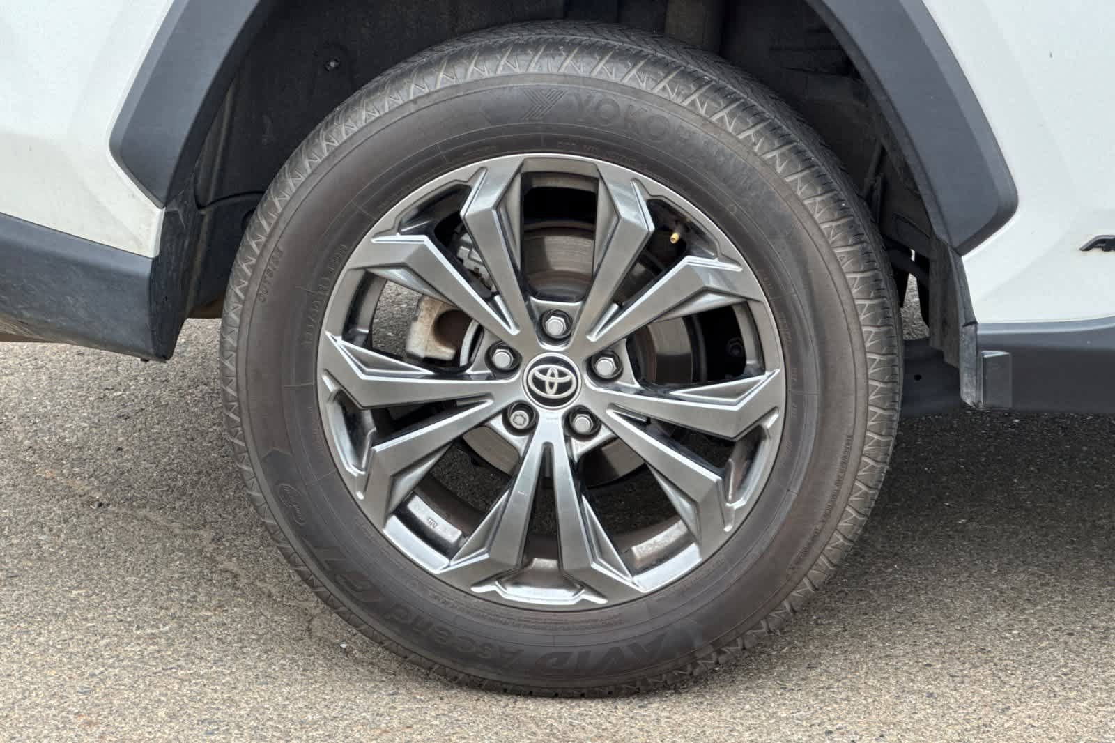 Used 2023 Toyota RAV4 Limited AWD/4WD image 20