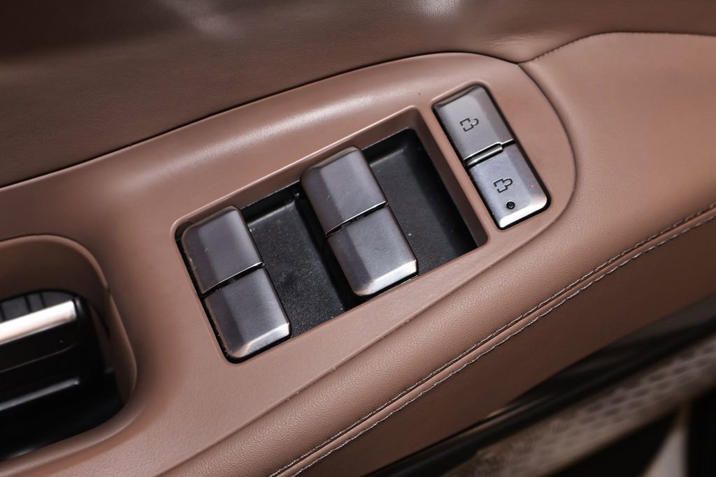 Used 2025 Lincoln Navigator Black Label image 11