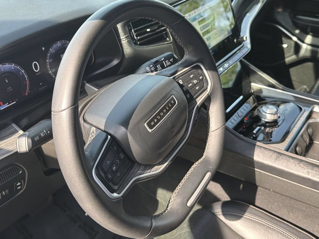 Used 2022 Jeep Wagoneer Series II AWD/4WD image 11