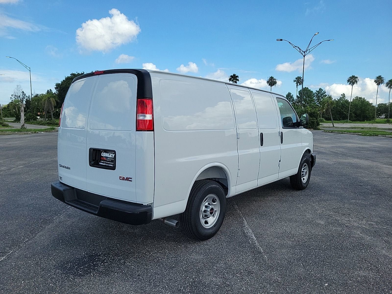 New 2025 GMC Savana 2500 w/ Driver Convenience Package RWD image 5