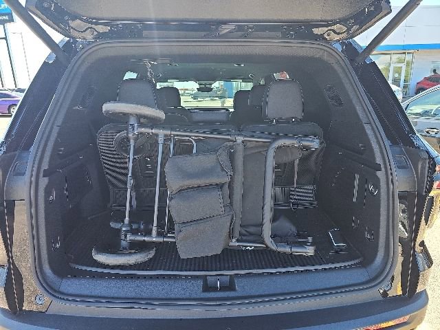 Certified 2026 Chevrolet Traverse LT w/ Midnight/Sport Edition AWD/4WD image 14