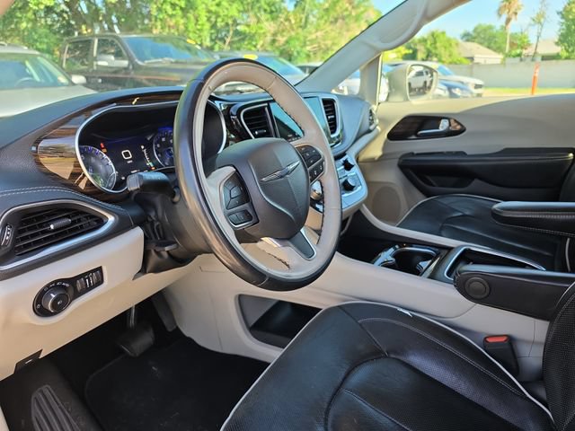 Used 2021 Chrysler Pacifica Limited AWD/4WD image 14