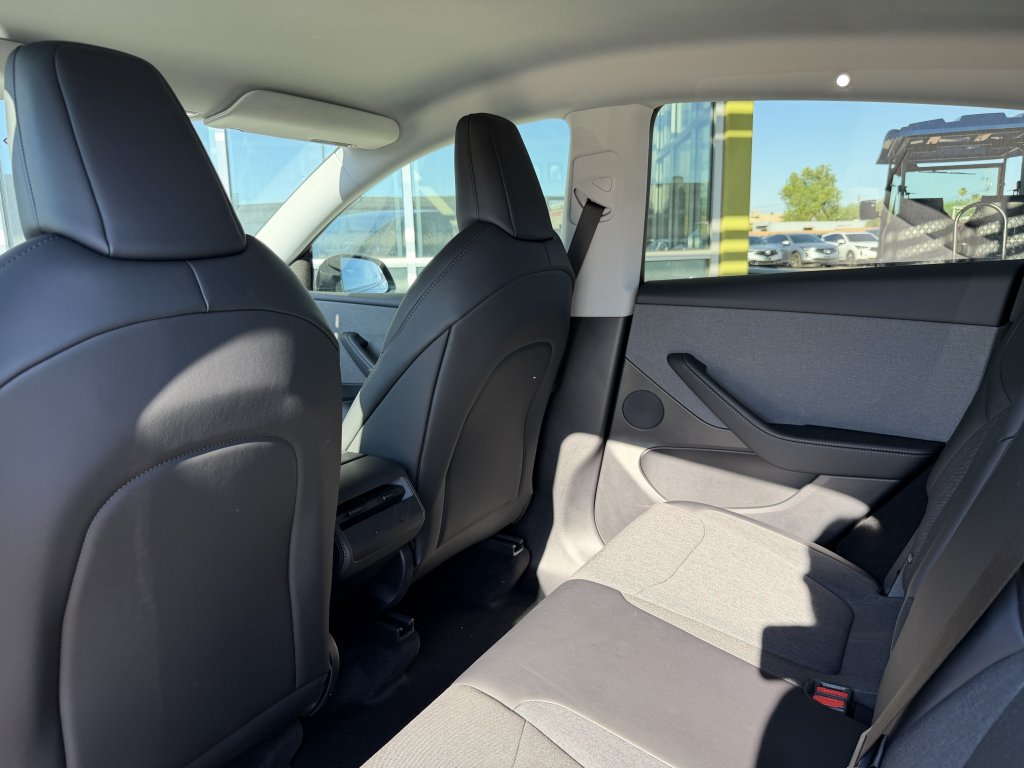 Used 2026 Tesla Model Y 2WD image 38