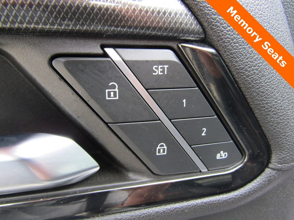 Used 2024 GMC Sierra 1500 AT4 w/ Technology Package AWD/4WD image 6