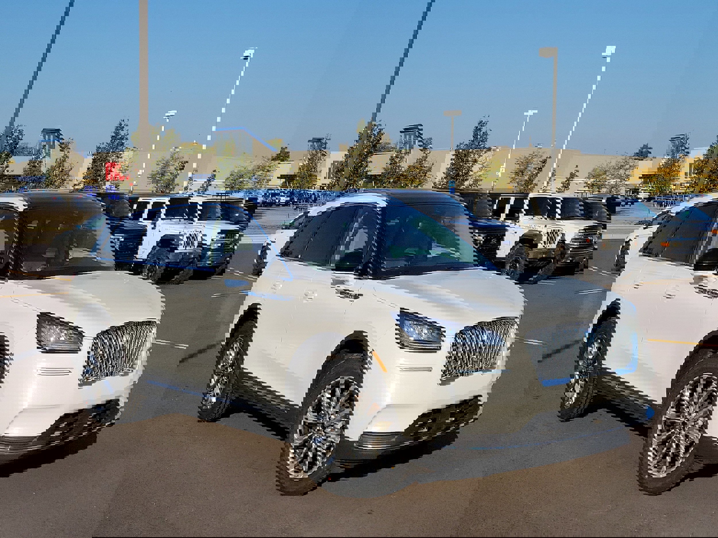 Used 2022 Lincoln Corsair AWD w/ Premium Package image 31