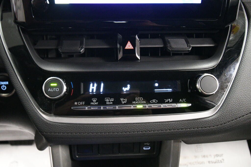 Used 2023 Toyota Corolla Cross AWD Hybrid image 15