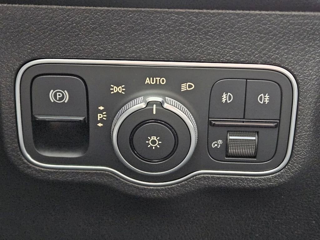 New 2026 Mercedes-Benz GLB 250 4MATIC image 22