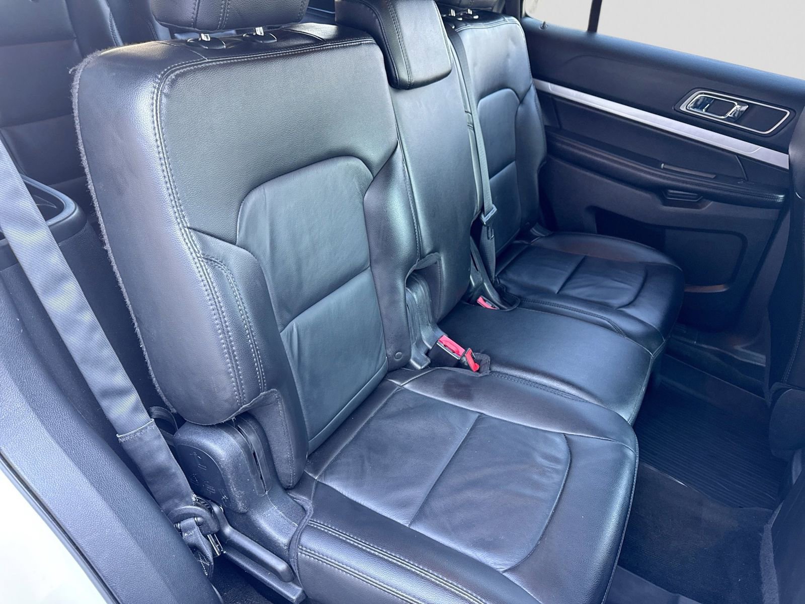 Used 2017 Ford Explorer XLT w/ Equipment Group 202A image 22