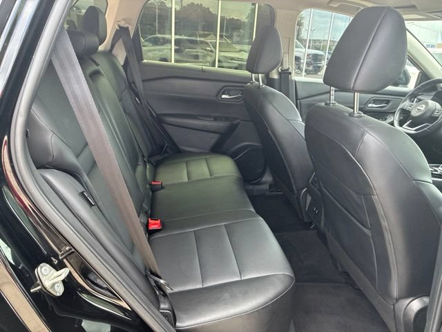 Used 2024 Nissan Rogue SV w/ SV Premium Package FWD image 9