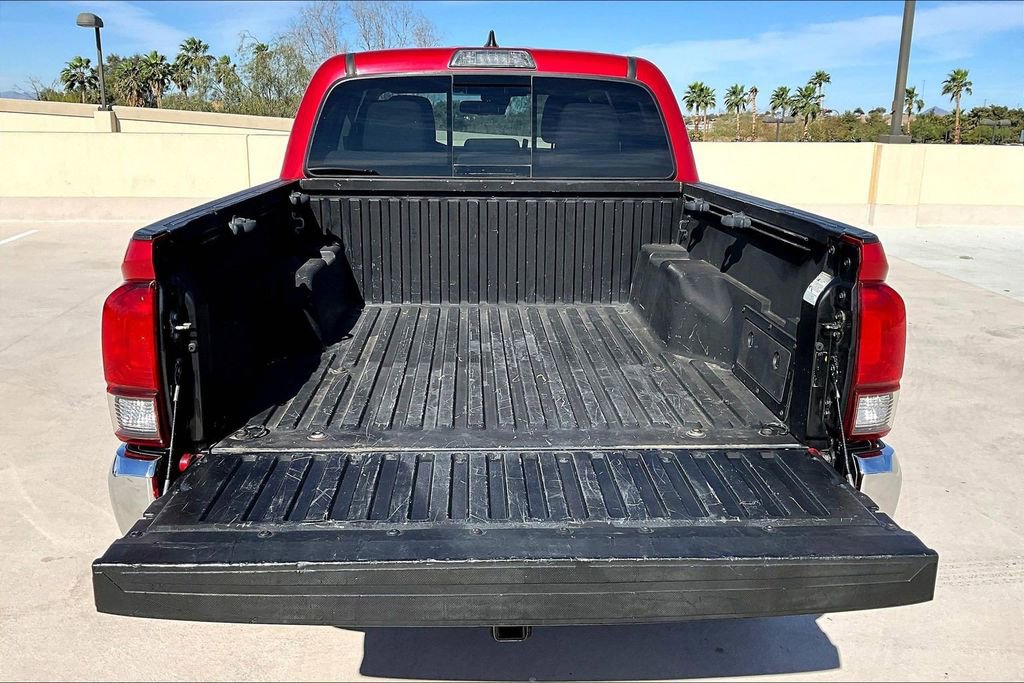 Used 2018 Toyota Tacoma SR5 RWD image 18