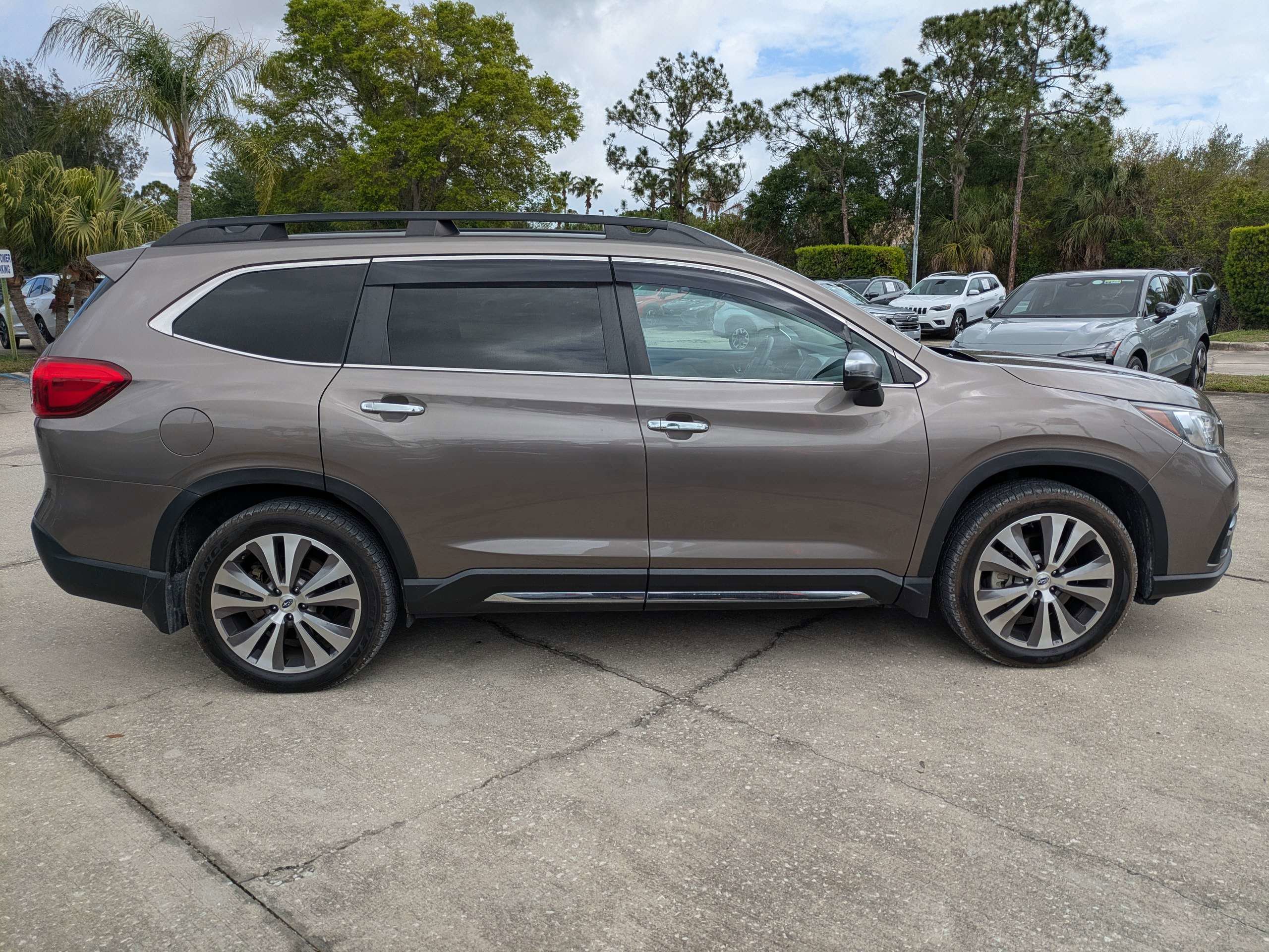 Used 2022 Subaru Ascent Touring w/ Popular Package #2A image 3