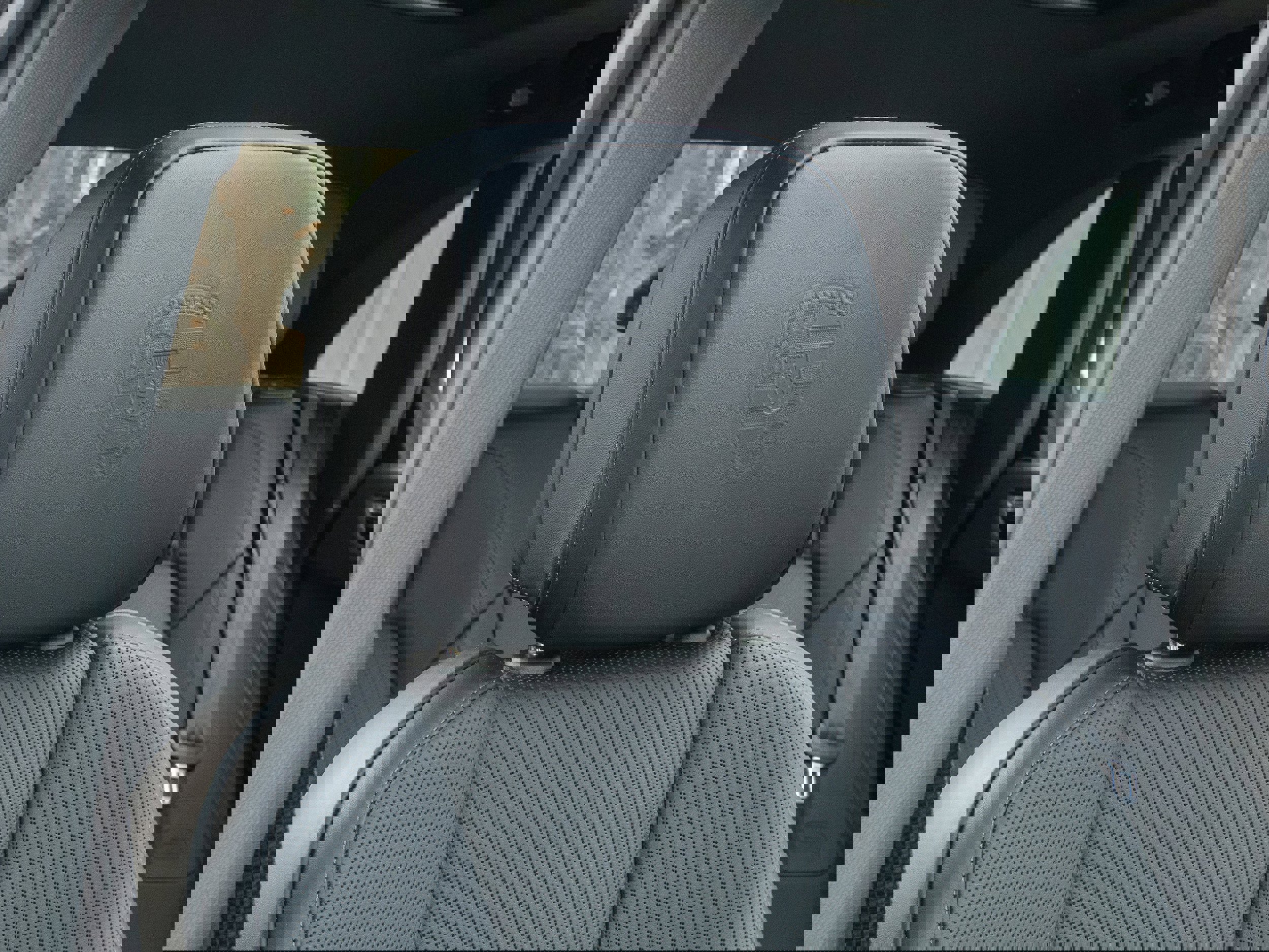 Certified 2025 Porsche Macan image 31