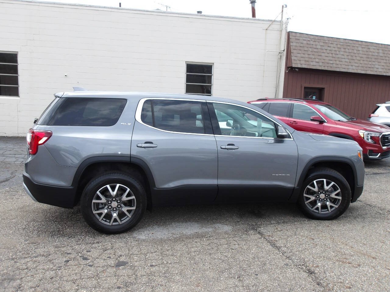 Used 2020 GMC Acadia SLE AWD/4WD image 4