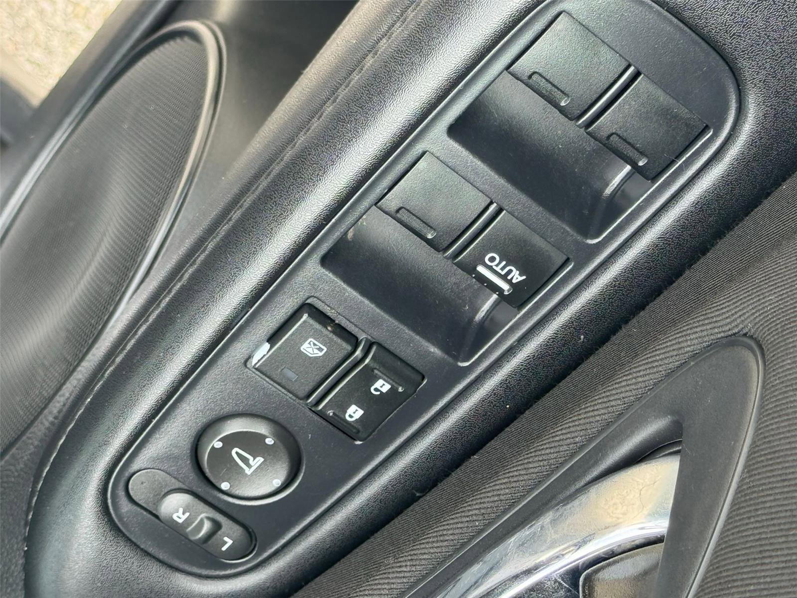 Used 2017 Honda HR-V LX image 20