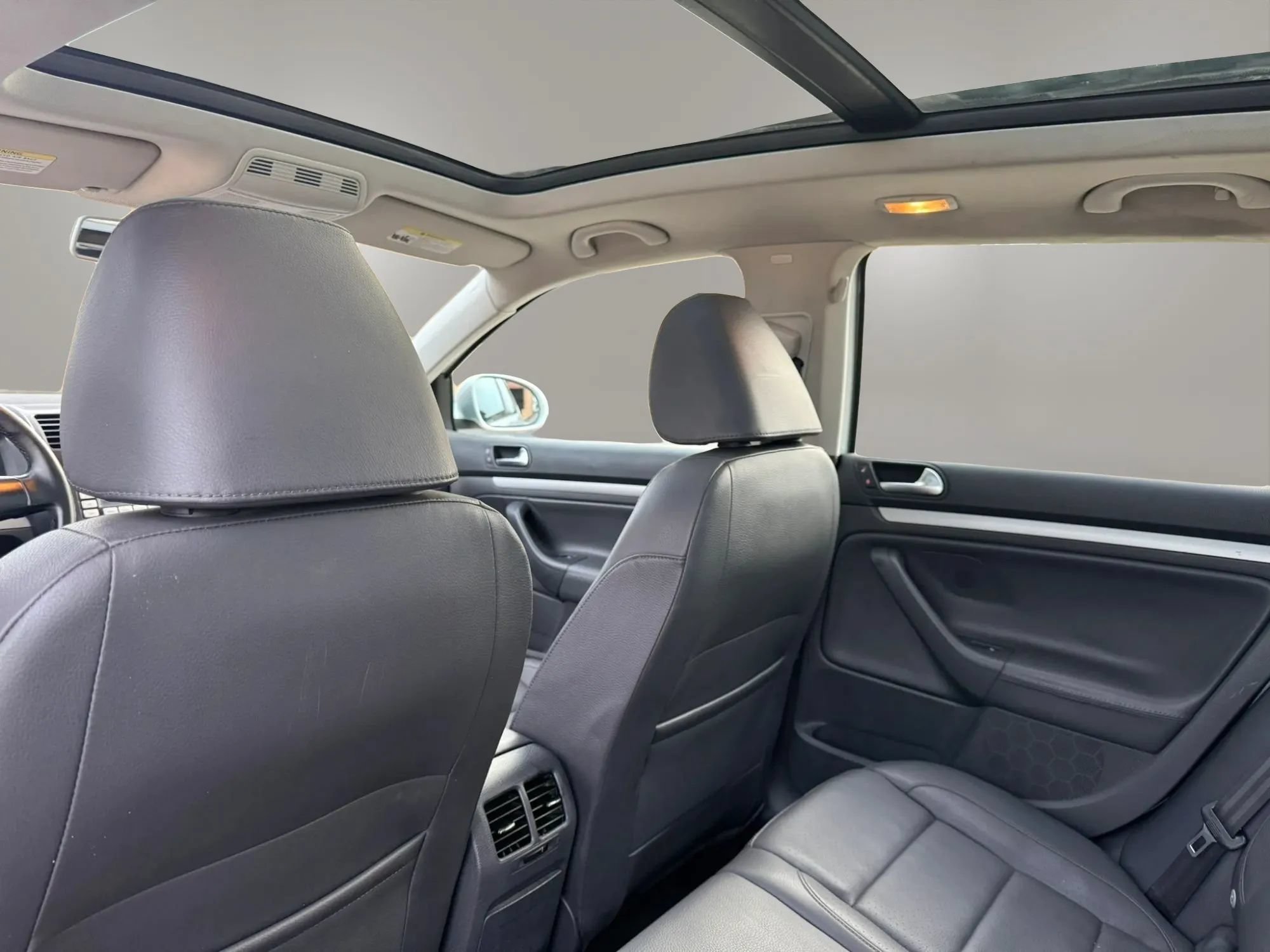Used 2009 Volkswagen Jetta TDI FWD image 15