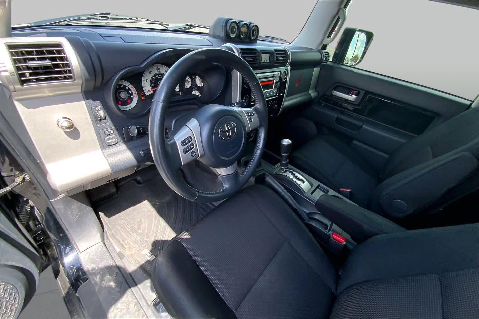 Used 2012 Toyota FJ Cruiser 2WD w/ Upgrade Pkg image 5