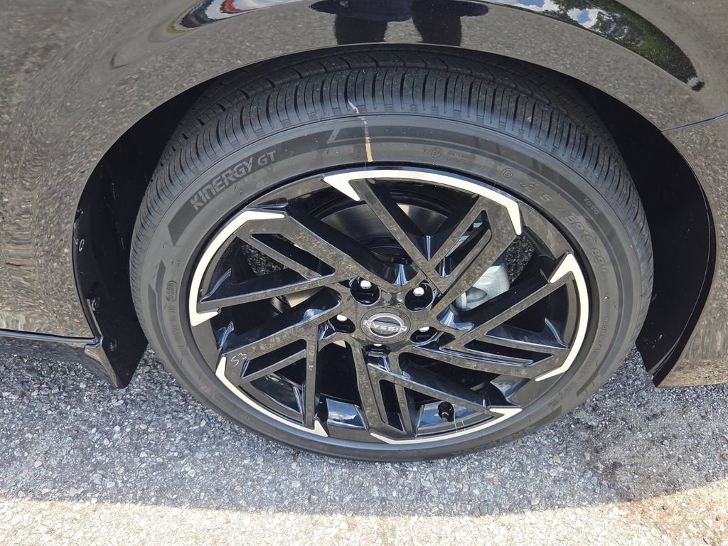 New 2026 Nissan Sentra SR FWD image 14