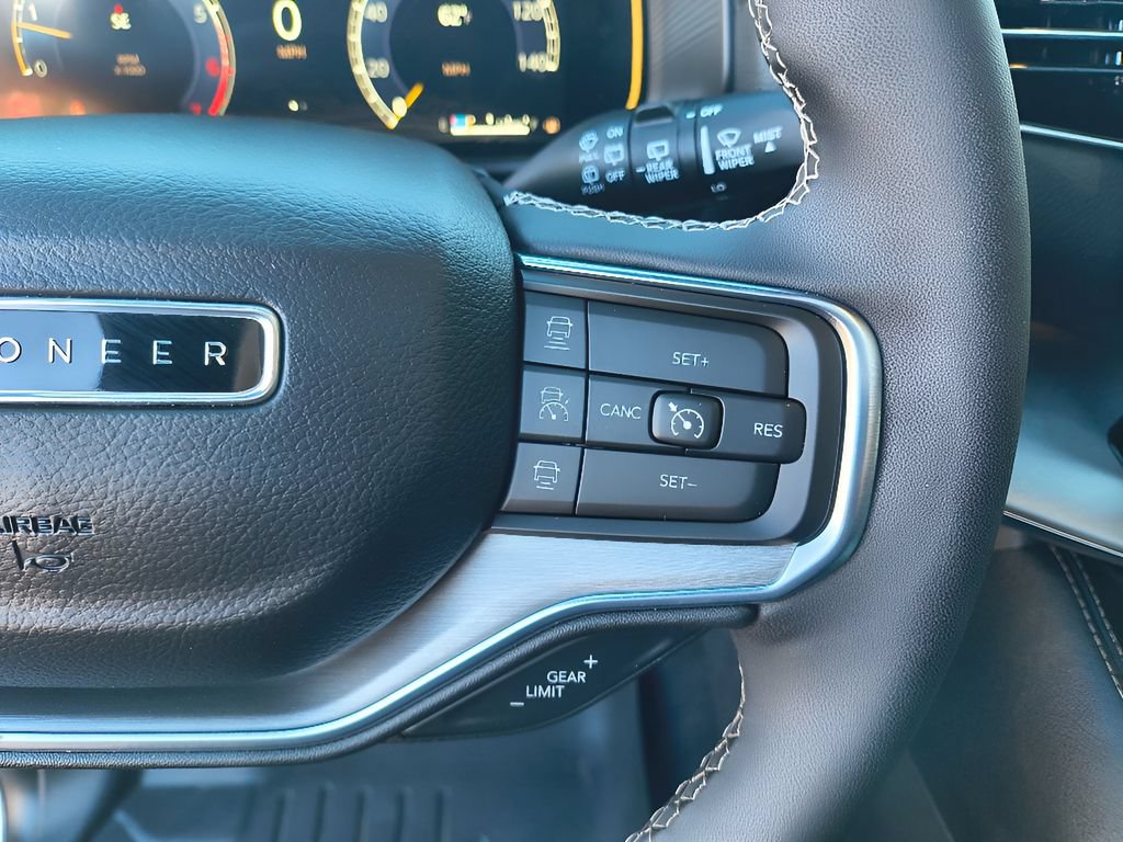 Used 2024 Jeep Wagoneer Series II RWD image 24