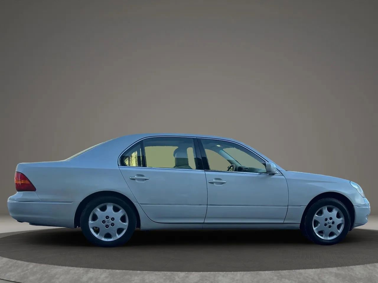 Used 2003 Lexus LS 430 RWD image 4