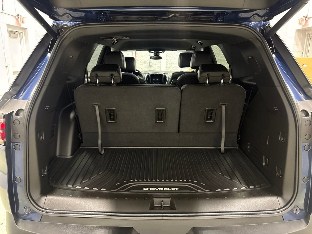 Used 2023 Chevrolet Traverse LT AWD/4WD image 36