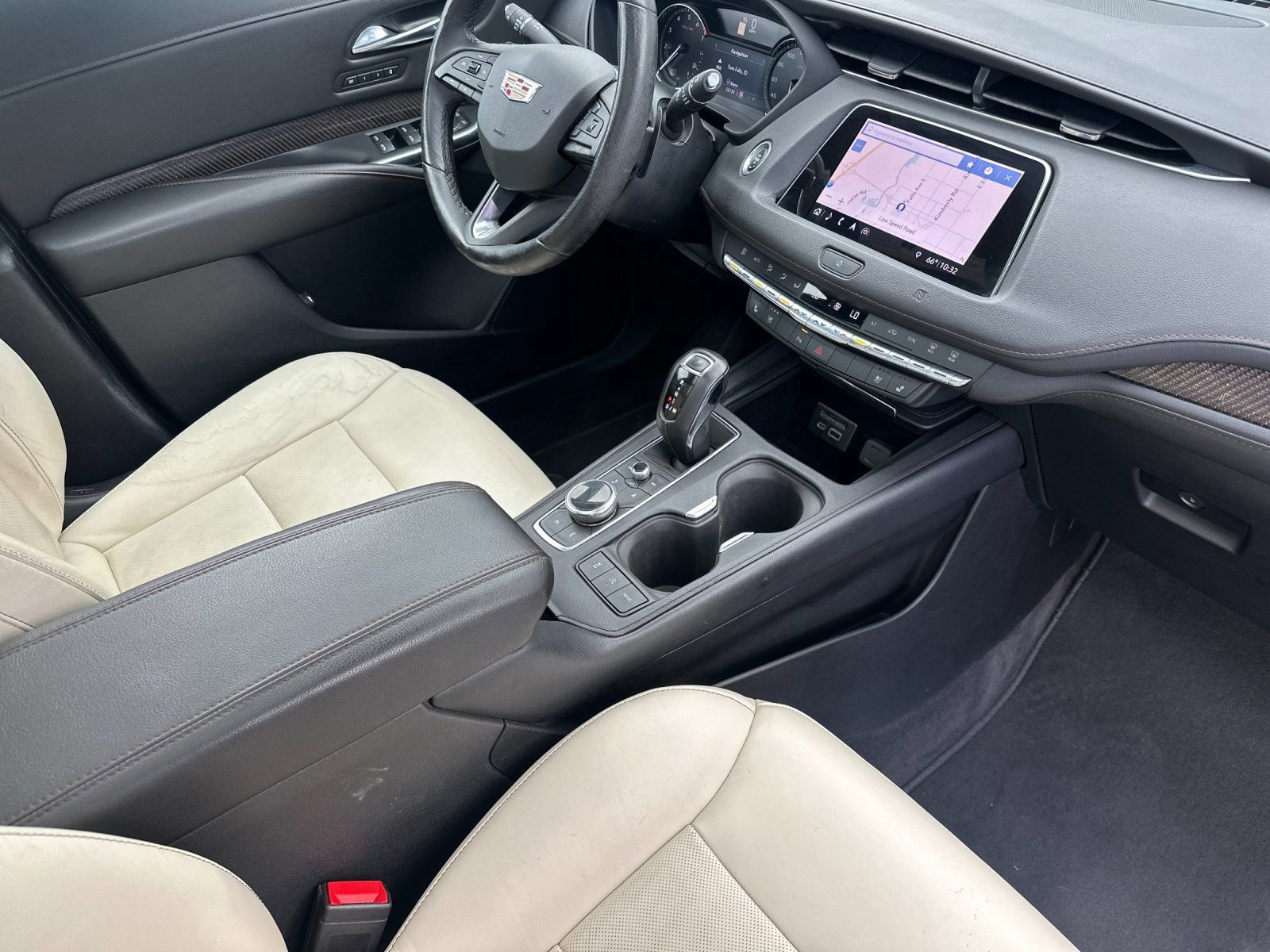 Used 2019 Cadillac XT4 Sport w/ LPO, Midnight Sport Package AWD/4WD image 17