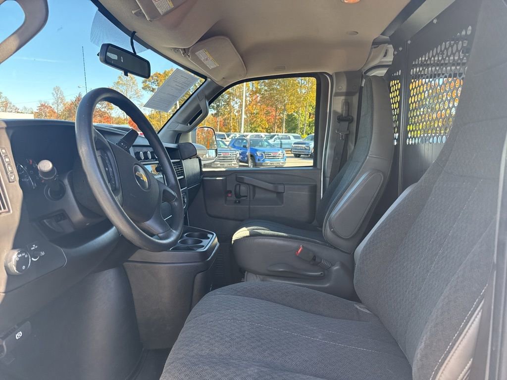 Used 2023 Chevrolet Express 2500 w/ Driver Convenience Package RWD image 9