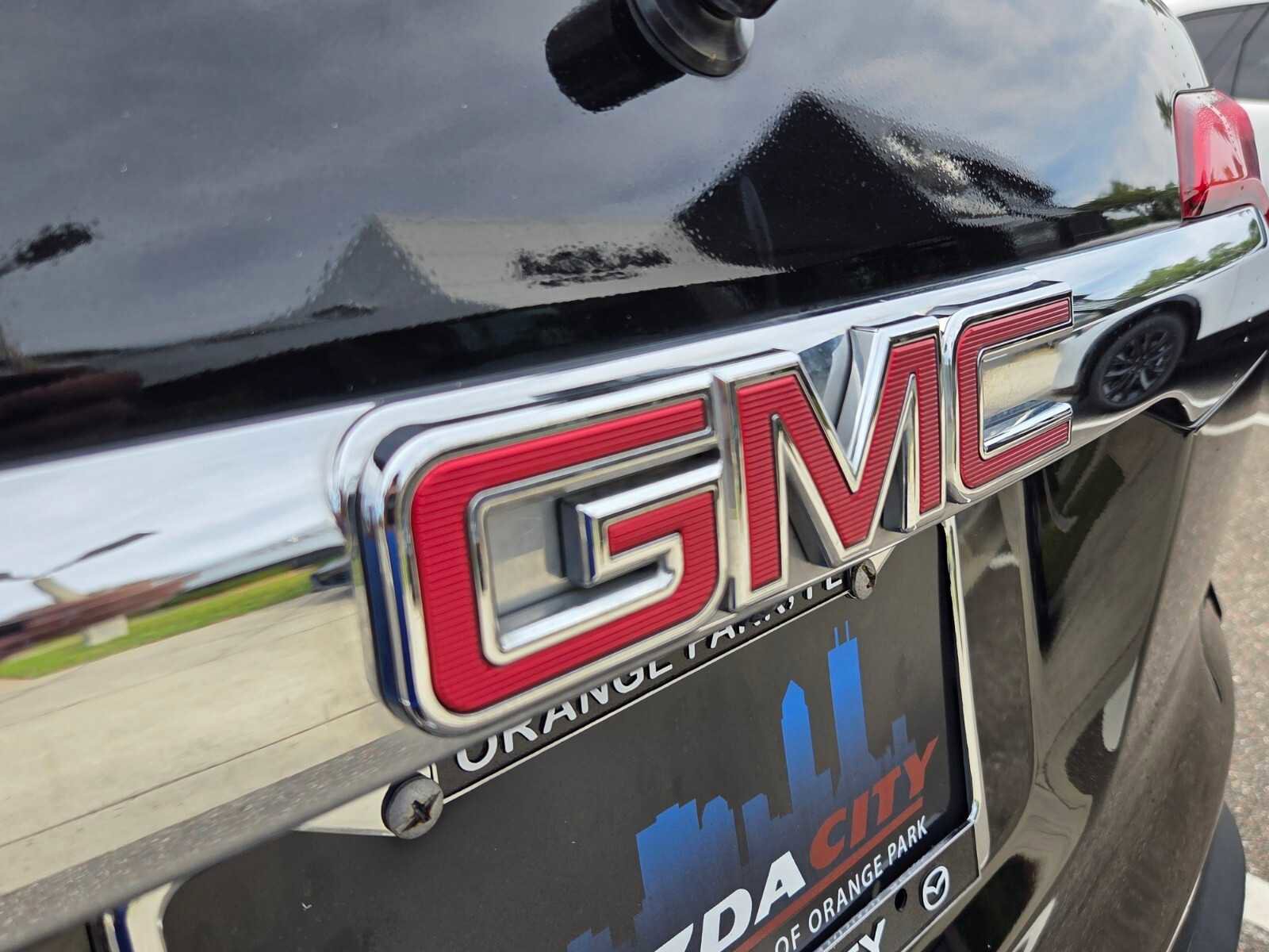Used 2017 GMC Acadia SLT FWD image 14