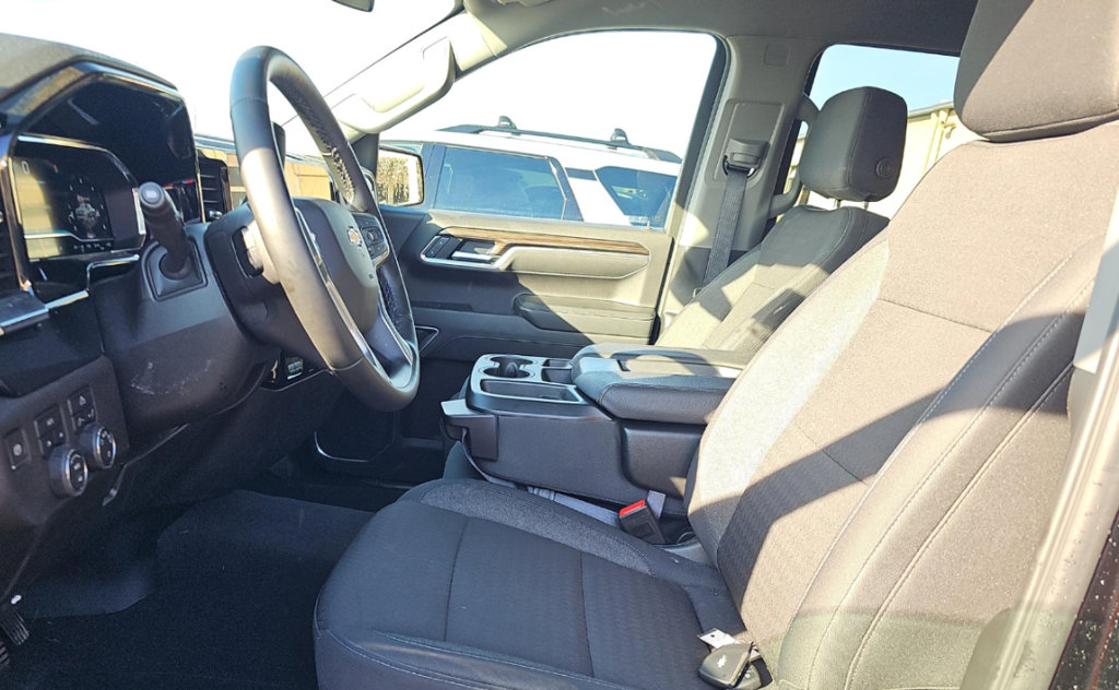 Used 2025 Chevrolet Silverado 1500 LT AWD/4WD image 5