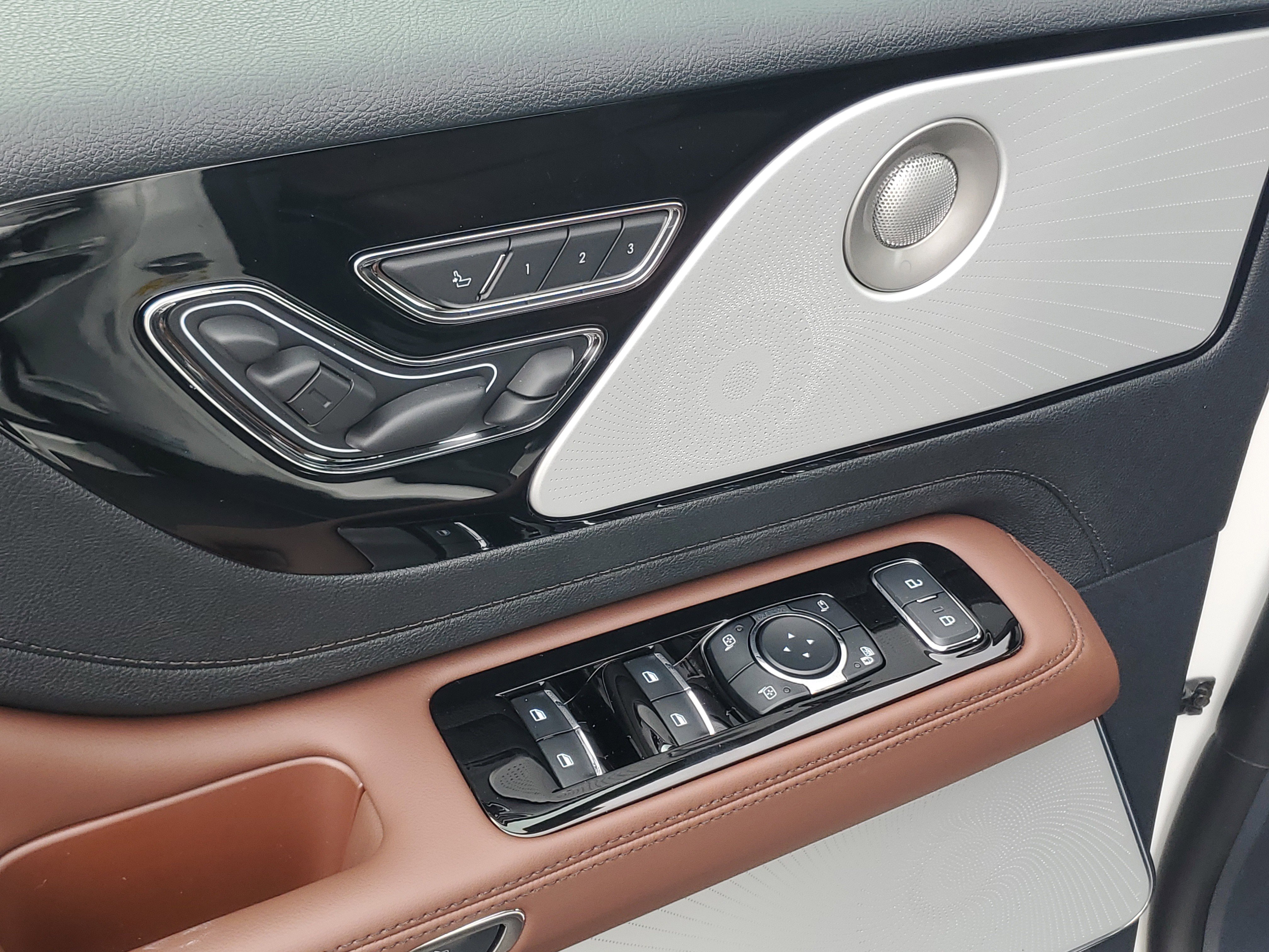 New 2026 Lincoln Aviator Reserve AWD/4WD image 8