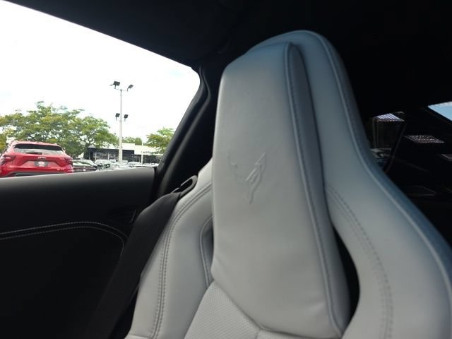 Used 2022 Chevrolet Corvette Stingray Preferred Cpe w/ Z51 Performance Package RWD image 25