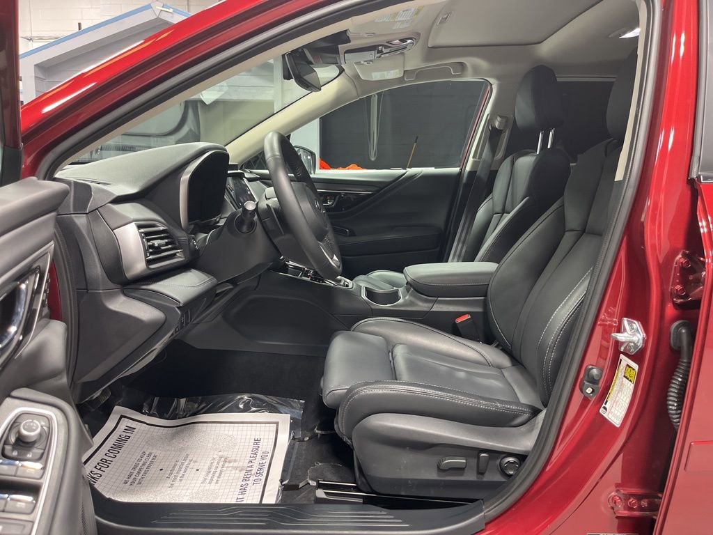 Used 2025 Subaru Outback Limited image 12