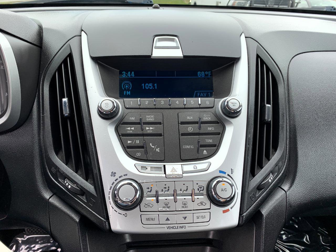 Used 2015 Chevrolet Equinox LS FWD image 21