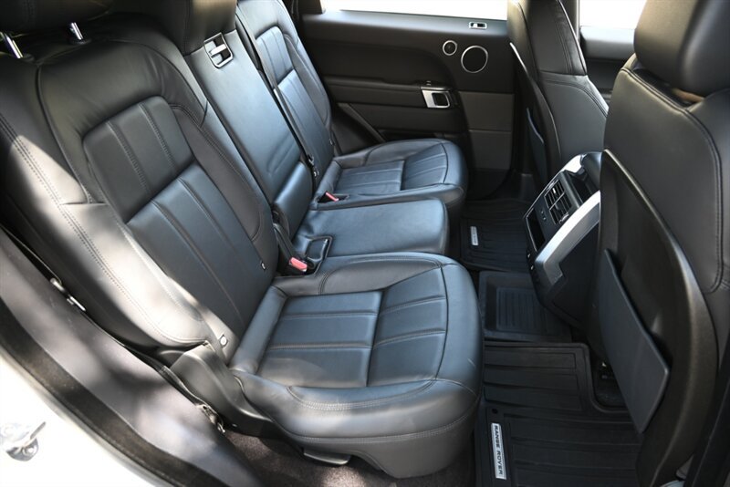 Used 2020 Land Rover Range Rover Sport SE AWD/4WD image 30