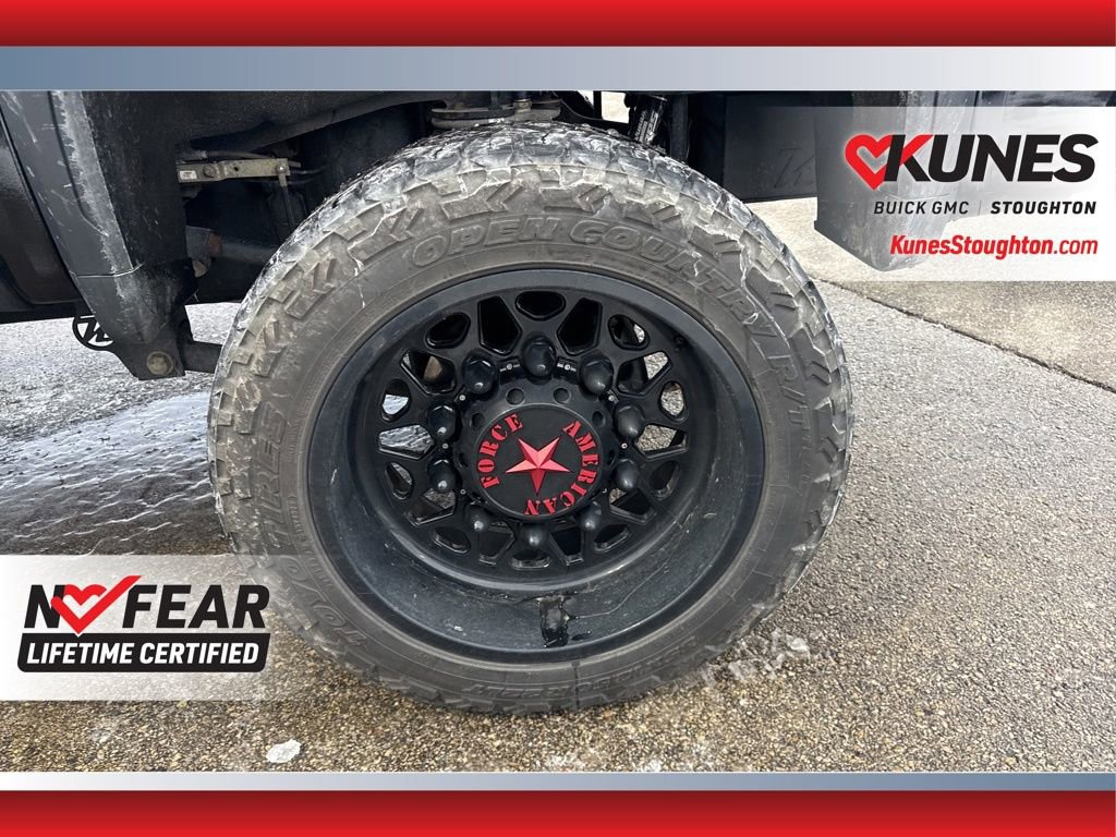 Used 2024 GMC Sierra 2500 AT4X image 18